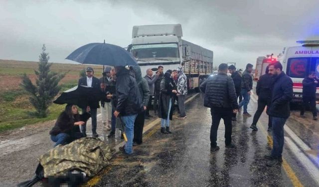 Tır ile otomobil çarpışmasında 2 genç kız hayatını kaybetti