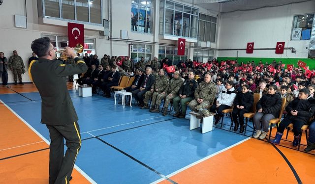 Askeri bando takımı Yüksekova’da konser verdi