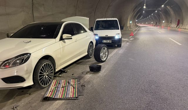 Van-Yüksekova Karayolu Alarm Veriyor