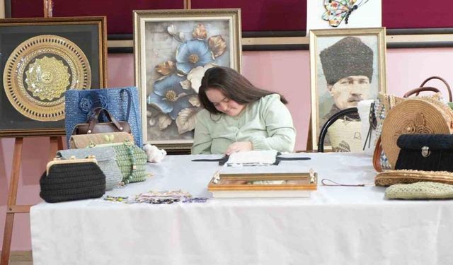 Muş’ta down sendromlu Rabia’nın sanatla yükselen başarısı