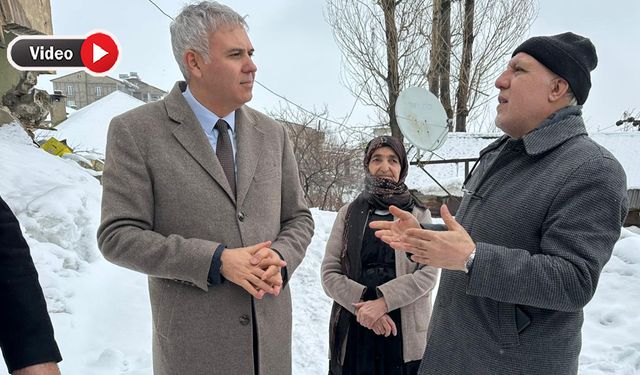 Yüksekova’da Evi Çöken Yaşlı Kadına kaymakam Akın’dan ziyaret