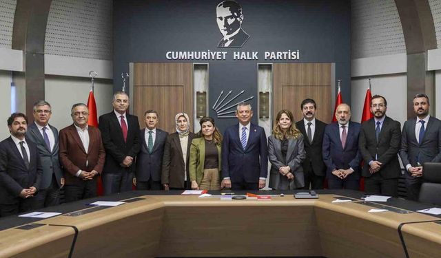 Özel, Diyarbakır Kent Koruma ve Dayanışma Platformu temsilcileriyle bir araya geldi