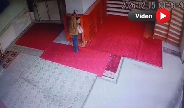 Cami İçinde Ayakkabı Hırsızlığı: Namaza Gitti, Ayakkabısı Çalındı