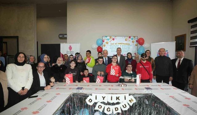 Ümraniye’de sevgi dolu buluşma: 10 özel gencin doğum günü bir arada kutlandı