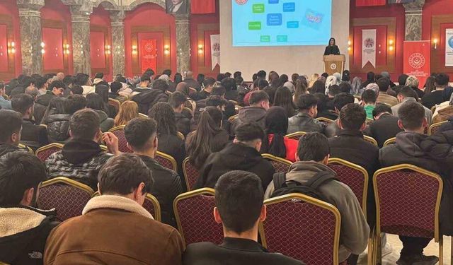 Fırat Üniversitesi öğrencilerine kadına yönelik şiddetle mücadele eğitimi