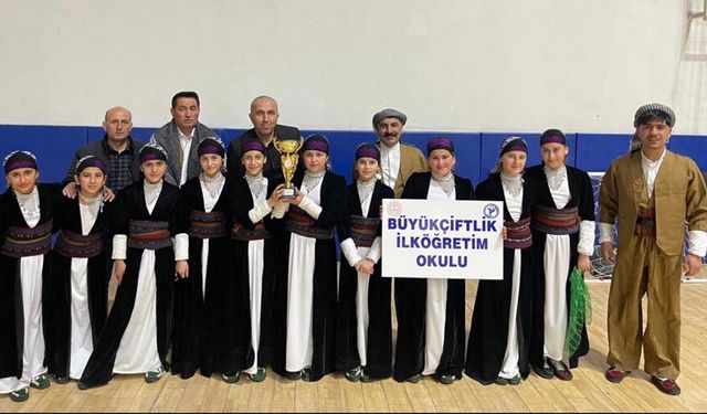 Büyükçiftlik İlköğretim Okulu Öğrencilerinden Halk Oyunlarında Başarı