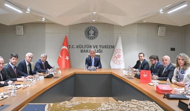 Bakan Ersoy’dan 2026 turizmi için kritik toplantı
