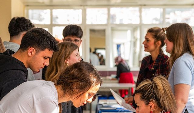 Radikal Okullarında kariyer günleri