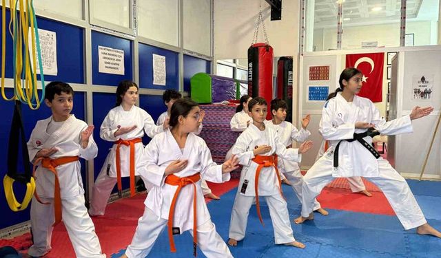 Muş’ta karate antrenmanları hız kesmeden sürüyor