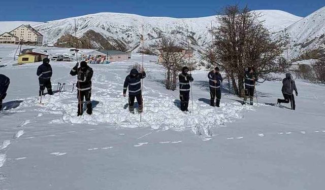 Aras Elektrik’ten zorlu doğa koşullarına karşı çığ eğitimi
