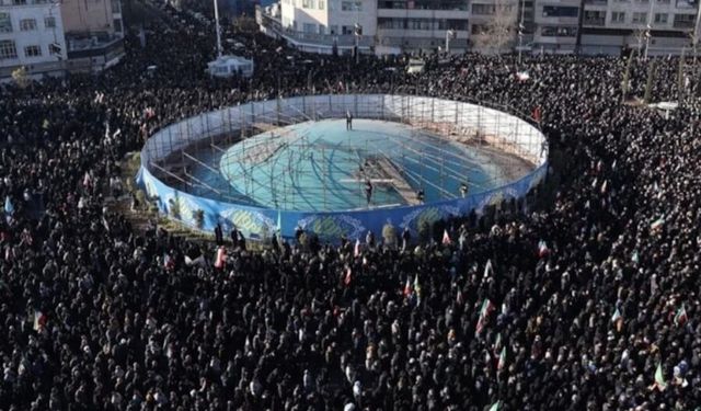 Hamaney'in ölümü İran'da binlerce kişi sokaklara döküldü