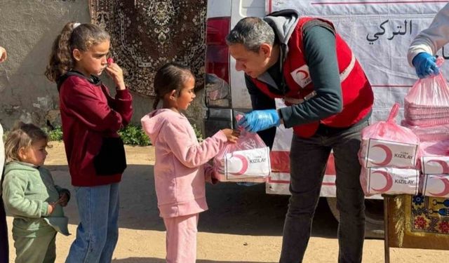 Ağrı’da öğrenciler Gazze için 650 bin lira bağış topladı