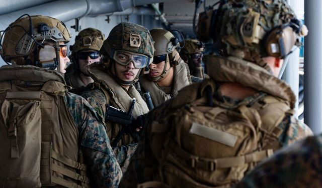 ABD'nin 3 bin 500 deniz piyadesi Orta Doğu'ya ulaştı