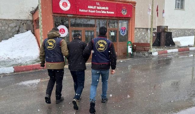 Hakkari’de Aranan Hükümlü Sınır Kapısında Teslim Oldu