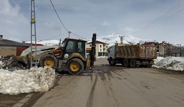 Yüksekova’da Bahar Temizliği Başladı: Atık Küller İçin Son Tarih 10 Nisan