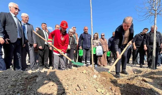İzmir'de 4 bin 200 ağaçlık 'İtfaiye Korusu' açıldı