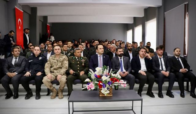 Derecik’te Mehmet Âkif Ersoy Anma Programı Gerçekleştirildi