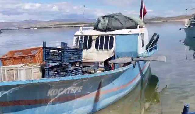 Av yasağı başladı: Balıkçılar teknelerini karaya çekti