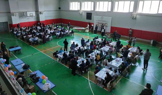 İpekyolu’nda akıl dolu rekabet: 180 öğrenci zekâ oyunlarında ter döktü