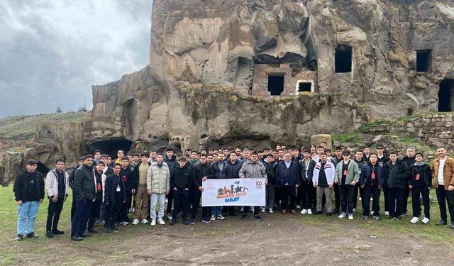 ‘Maziden Atiye Ahlat’ programı gençleri tarihle buluşturuyor