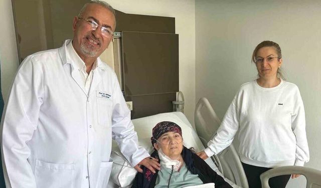 Hakkarili Kadın 20 Yıl Sonra Ameliyatla Kurtuldu