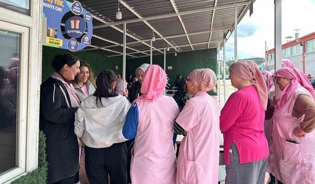 Mobil sigara bırakma polikliniğine kadın işçilerden yoğun ilgi