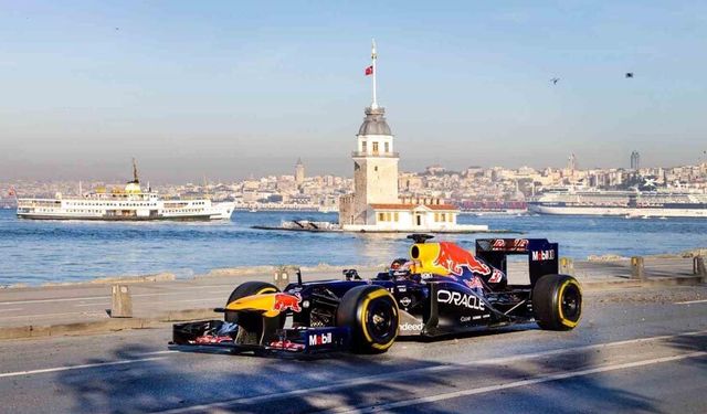 Formula 1 heyecanı 5 yıl sonra İstanbul sokaklarına taşındı