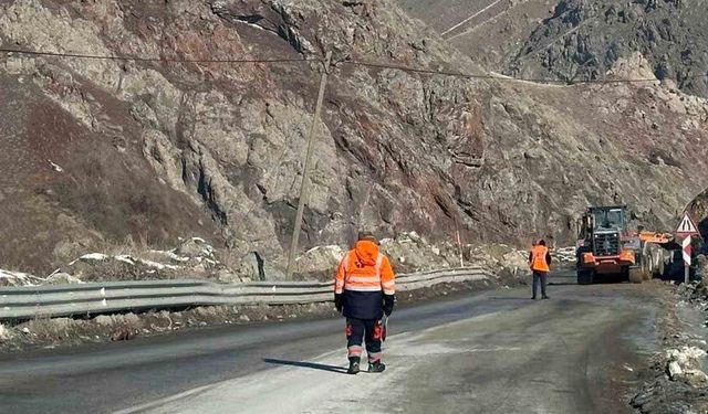 Hakkari–Van  Karayolu Tekrar Ulaşıma Kapatıldı