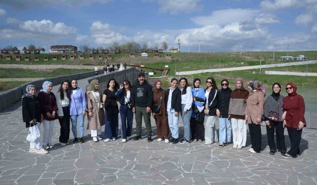 Üniversiteli gençler fotoğrafçılık kursuyla Muş’u keşfediyor