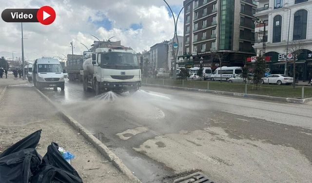 Yüksekova’da Temizlik ve Onarım Çalışmaları Sürüyor