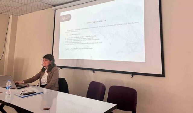 Pülümür’de kadınlara kooperatifçilik eğitimi verildi