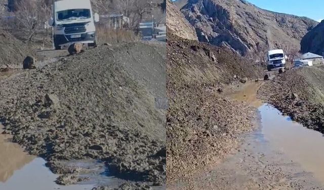 Kamışlı-Geçitli yolunda heyelan meydana geldi