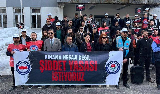 Yüksekova’da Eğitimcilerden Şiddete Karşı İş Bırakma Eylemi