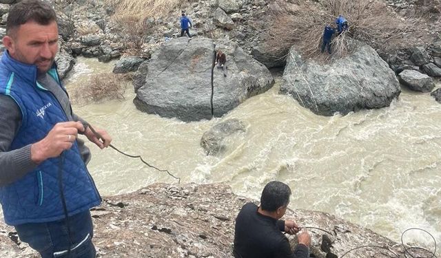 Hakkari Türk Telekom’dan Heyelan Bölgesinde Mücadele!