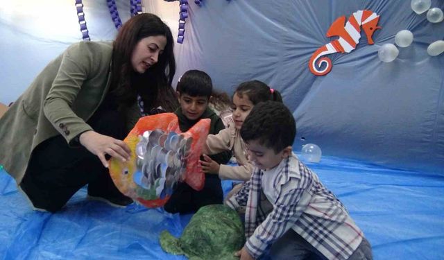 Sınıfını okyanusa çevirdi