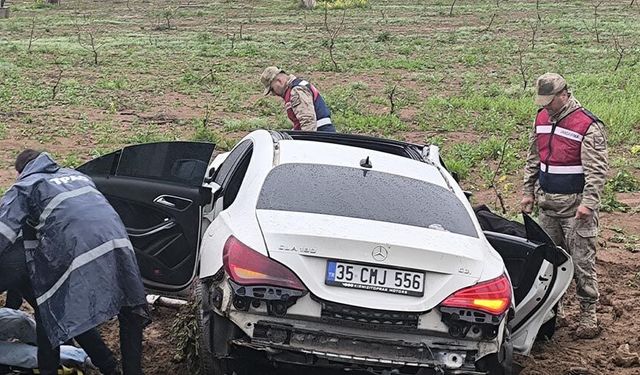 Siirt’te otomobil ile kamyonet çarpıştı: 2 ölü, 3 ağır yaralı