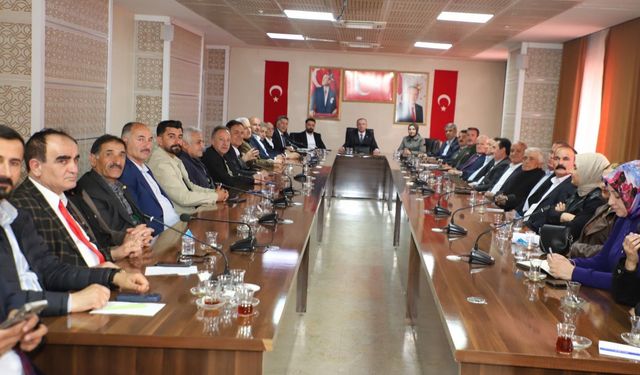 AK Parti Hakkari İl Başkanı Kaya'dan Yol ve su açıklaması