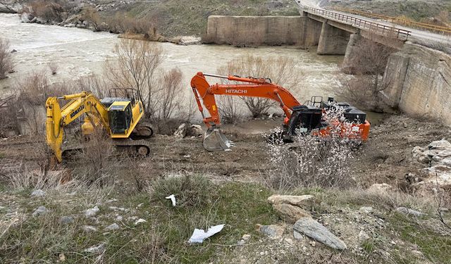 Van–Hakkari Karayolunda Heyelan: Alternatif Yol Çalışmaları Sürüyor