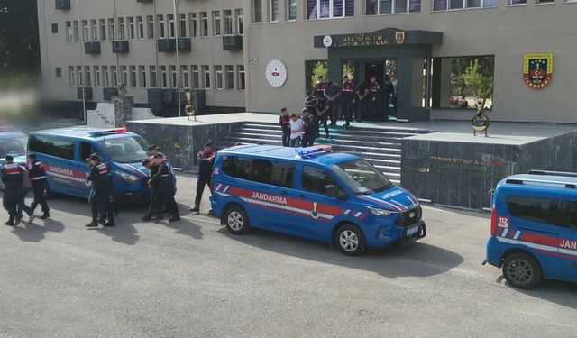 Gaziantep’te göçmen kaçakçılığı organizatörlerine şafak operasyonu: 7 şahıs tutuklandı