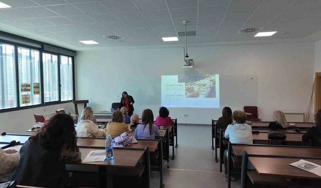 Kadıköy’de Üçüncü Yaş Üniversitesi ile hayat boyu öğrenme modeli genişliyor