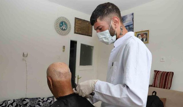 Bayram öncesi vatandaşlara evde mobil berber hizmeti