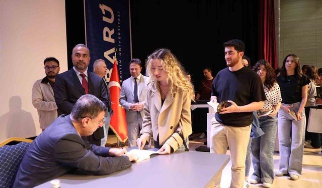 Milletvekili Serkan Bayram, gençlere engelleri aşan hayat hikâyesini anlattı