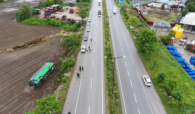 Tur otobüsü devrildi: 46 kişi yaralandı