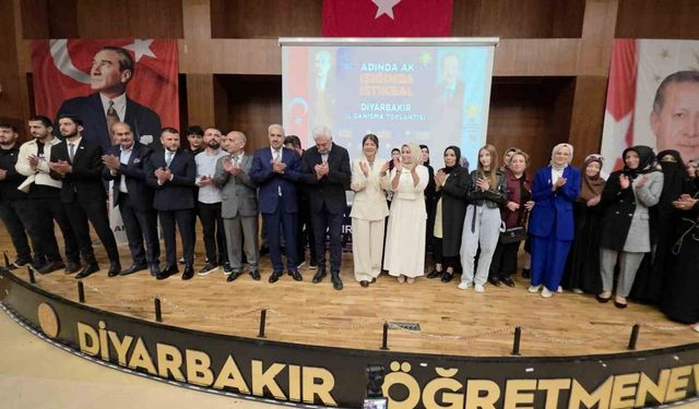 CHP ve YRP’den ayrılan 100 kişi AK Parti’ye katıldı