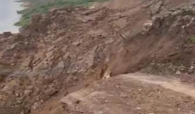 Siirt’te toprak kayması köylüleri tedirgin ediyor