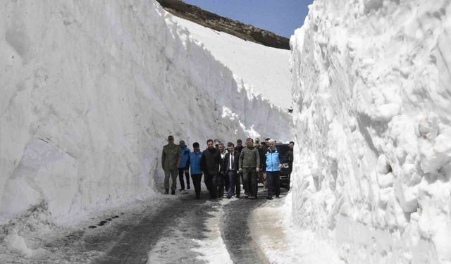 Nemrut Kalderası’nda kar esareti bitti: 10 metrelik kar duvarları aşıldı