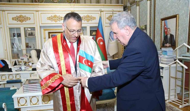 Nobel ödüllü Aziz Sancar’ın ardından Rektör Gürel’e de fahri profesörlük unvanı verildi
