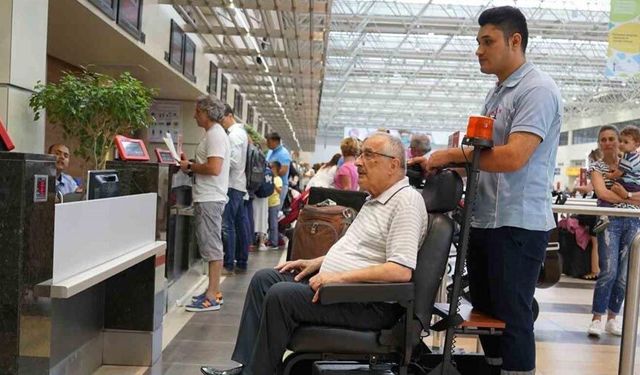 Uraloğlu: "Demiryolunda 2017 yılından bu yana yaklaşık 9 milyon engelli yolcumuza ücretsiz hizmet verdik"