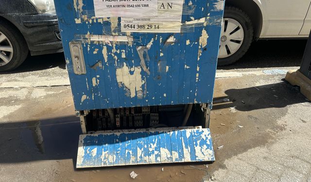 Yüksekova’da Açık ve Su İçinde Kalan Trafolar Tehlike Saçıyor