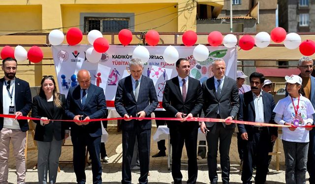 Yüksekova’da Bilim Fuarı Renkli Görüntülere Sahne Oldu